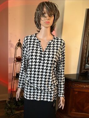 Anne Klein Black & White Houndstooth Long Sleeve Top